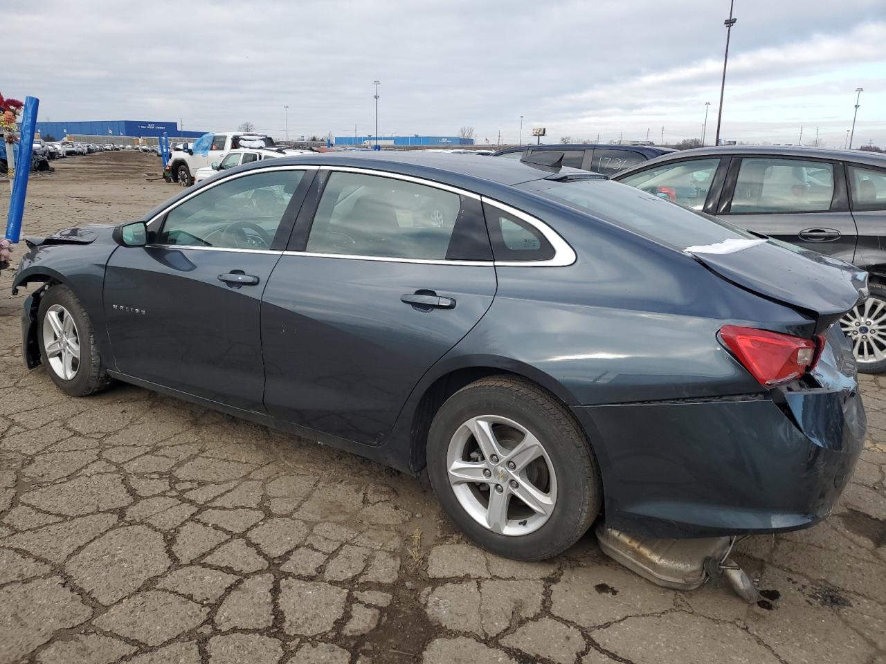 2019 Chevrolet Malibu - Image 2