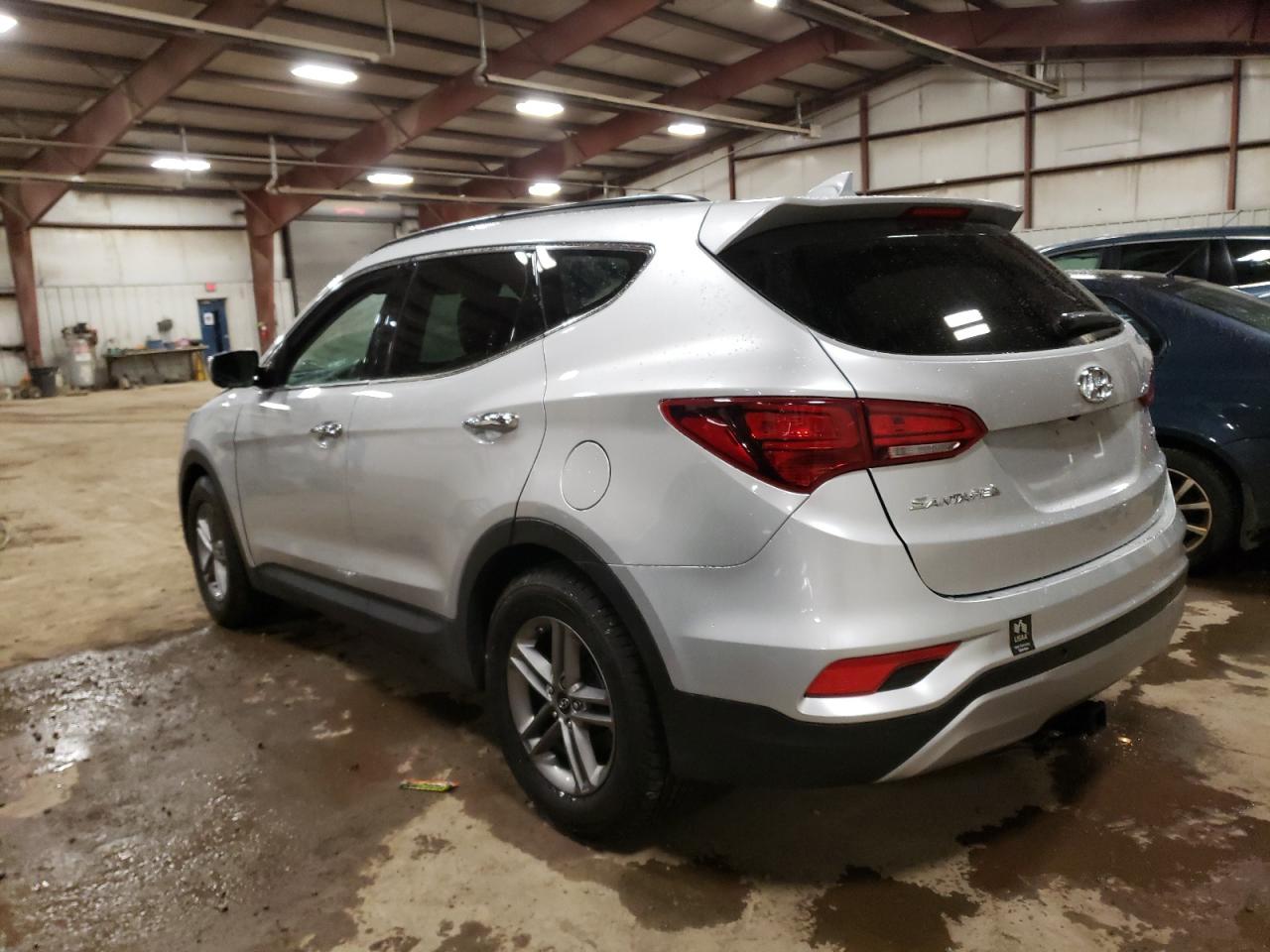 VIN 5XYZUDLB0HG410769 2017 HYUNDAI SANTA FE no.2