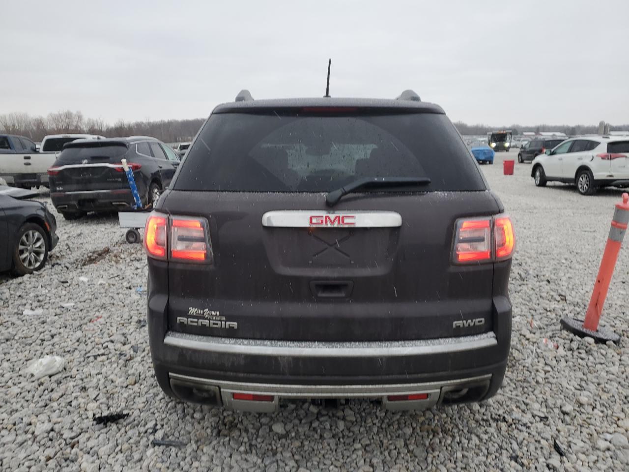 2015 GMC Acadia - Image 6