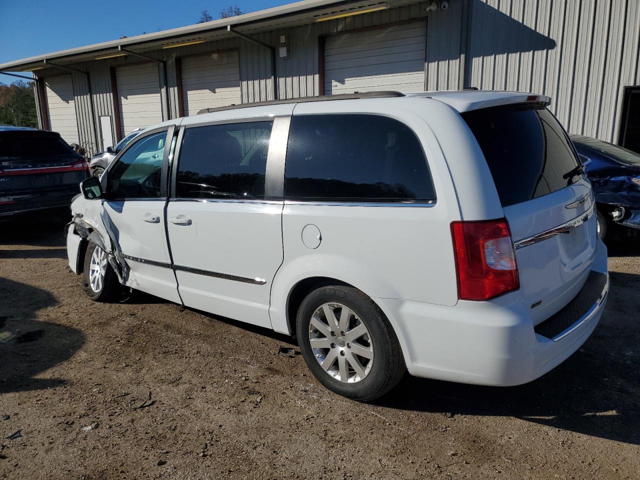2015 Chrysler Town & Country - Image 2