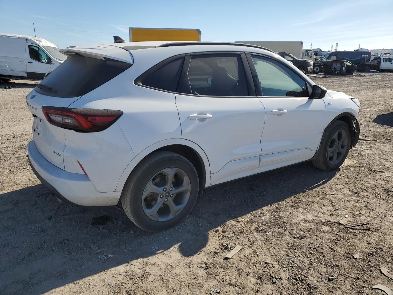 2023 Ford Escape - Image 3