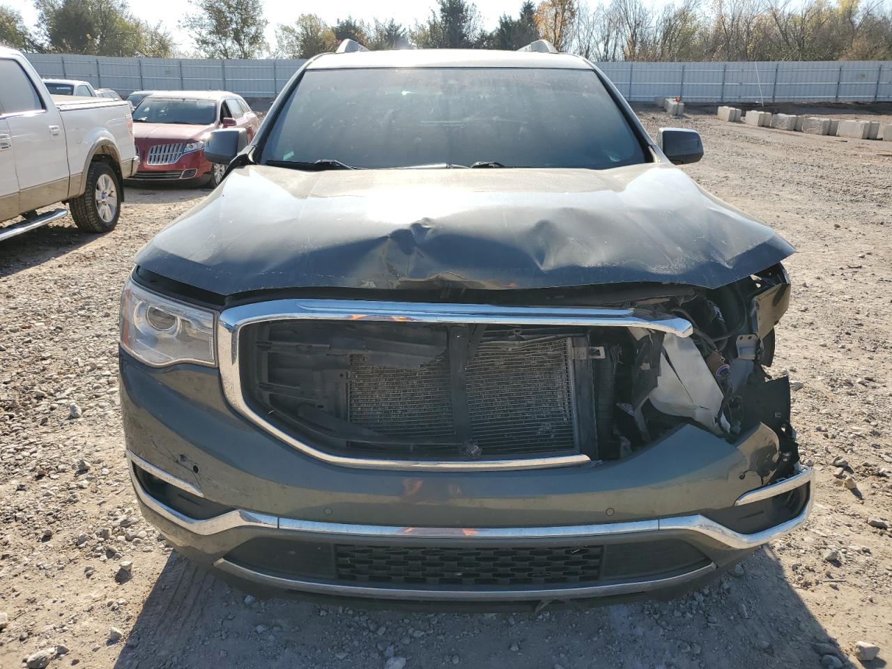 2017 GMC Acadia - Image 5