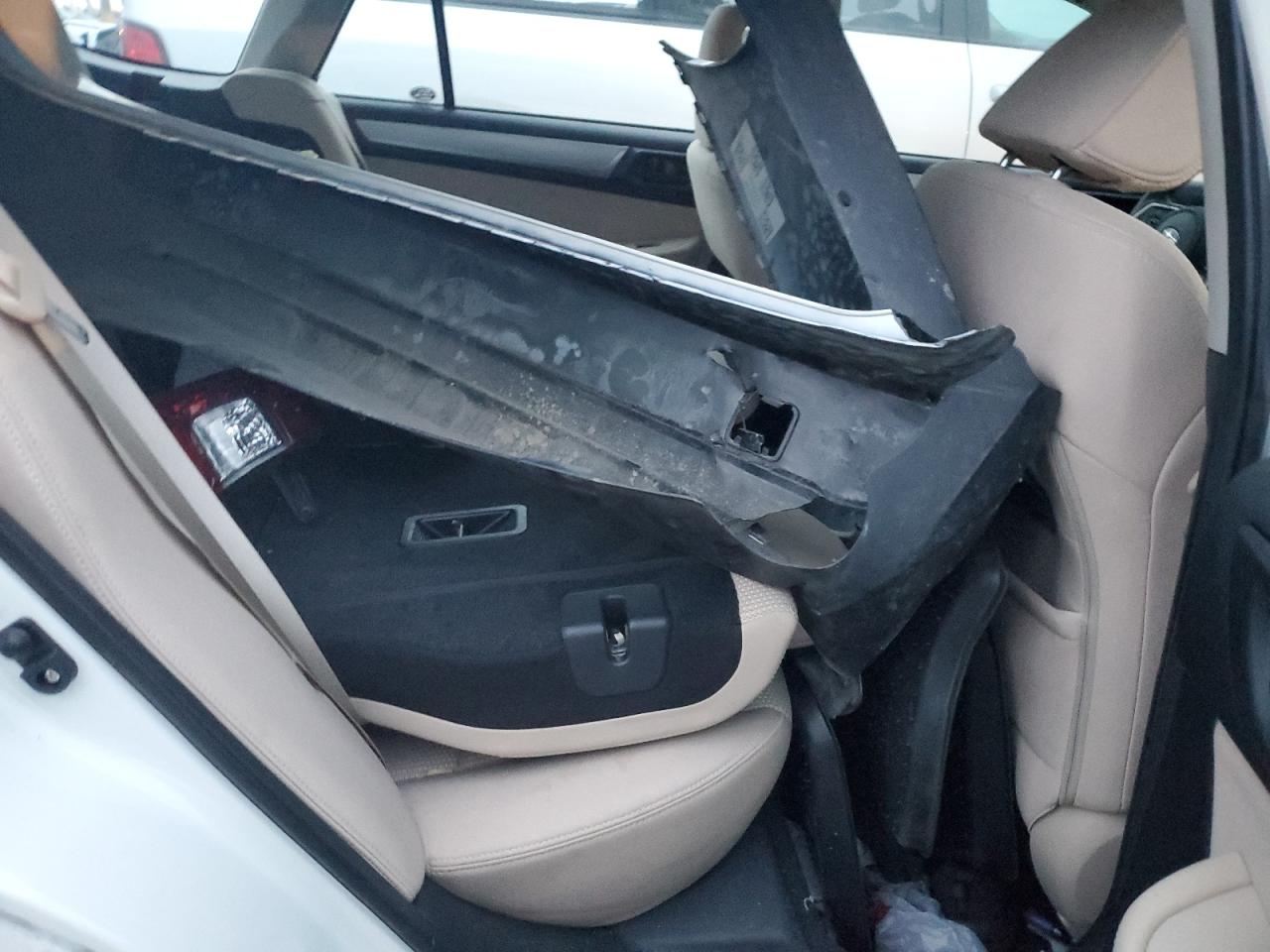 2019 Subaru Outback - Image 11