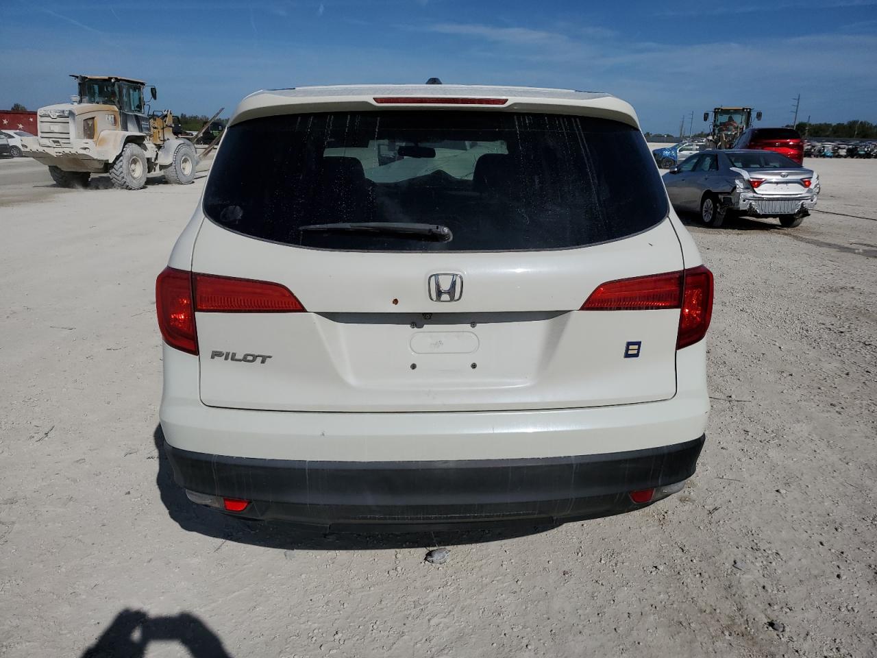 VIN 5FNYF5H54HB020411 2017 HONDA PILOT no.6