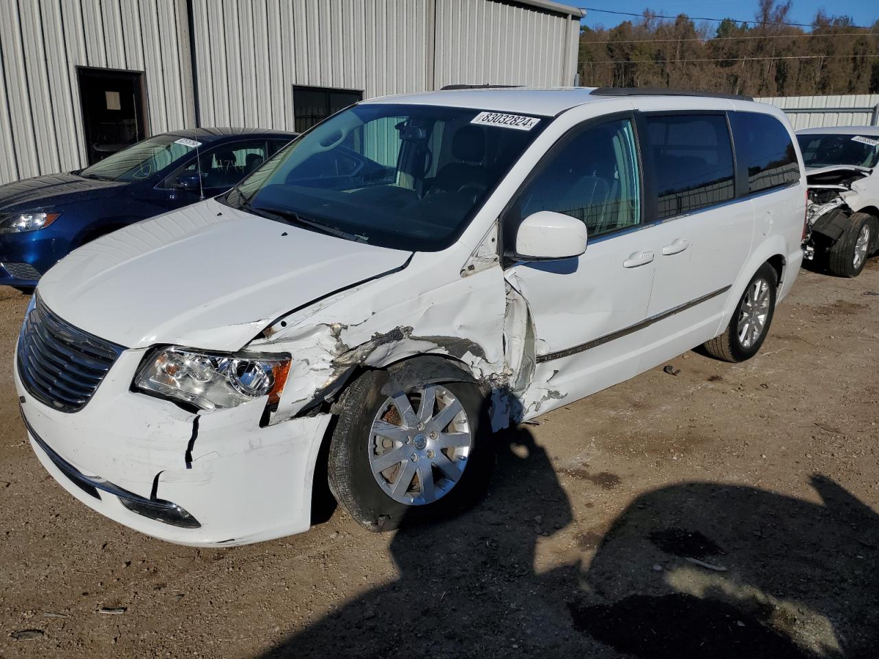 2015 Chrysler Town & Country - Image 1