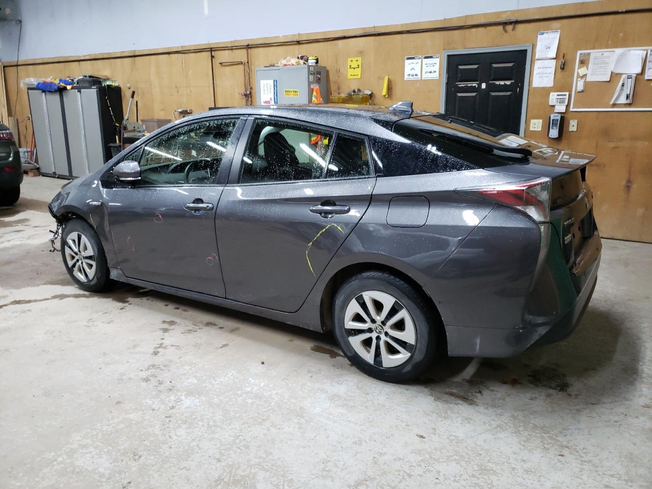 VIN JTDKBRFUXJ3061163 2018 TOYOTA PRIUS no.2