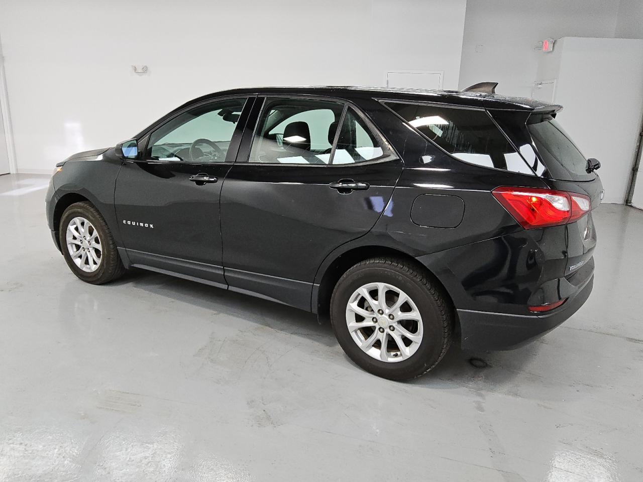2019 Chevrolet Equinox - Image 2