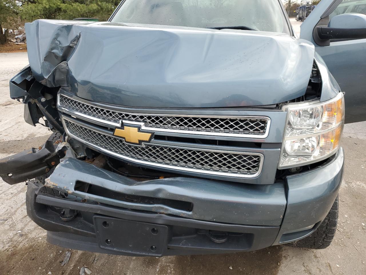 2013 Chevrolet Silverado - Image 11