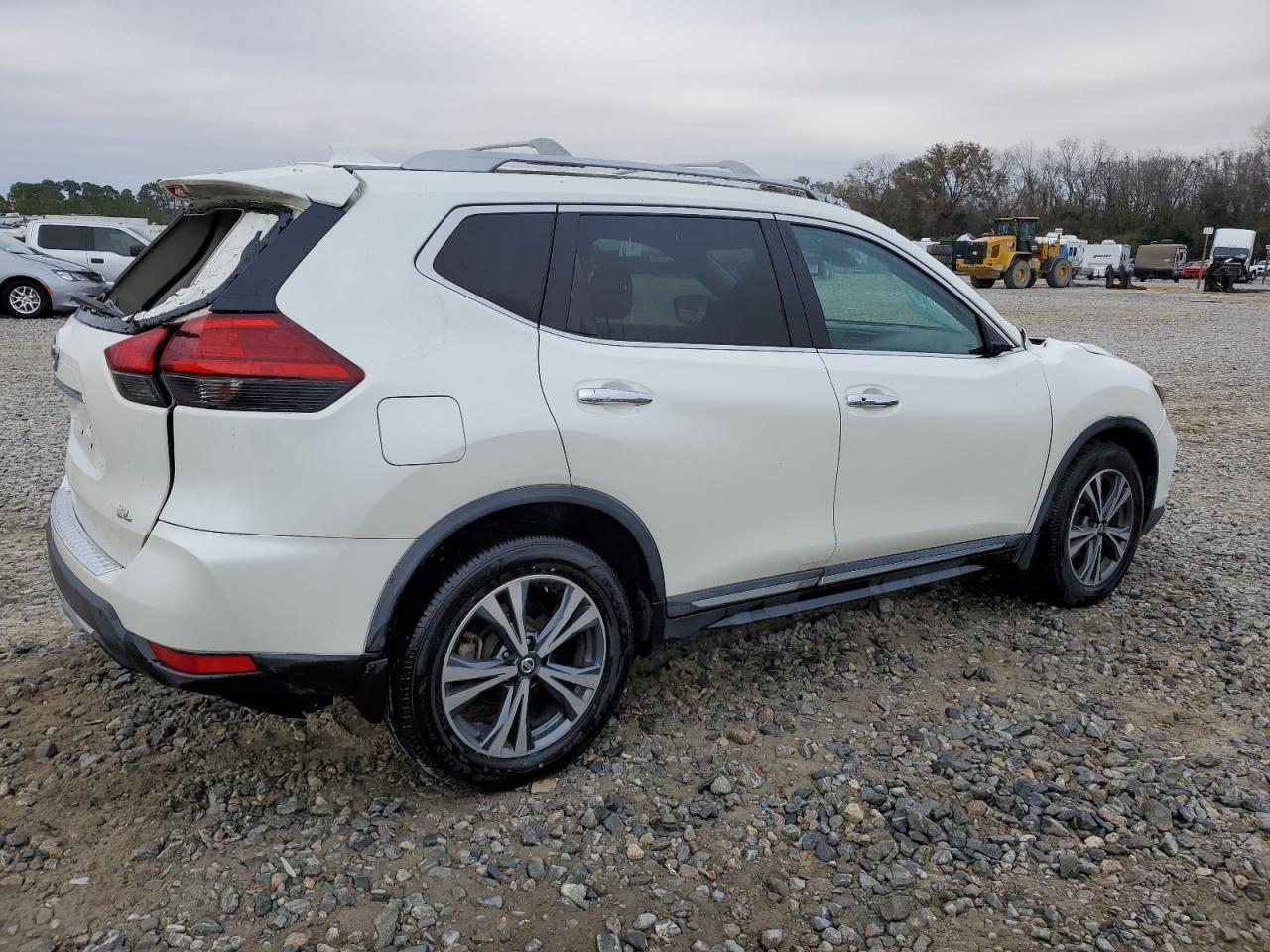 2017 Nissan Rogue S VIN: 5N1AT2MT1HC823070 Lot: 86694554