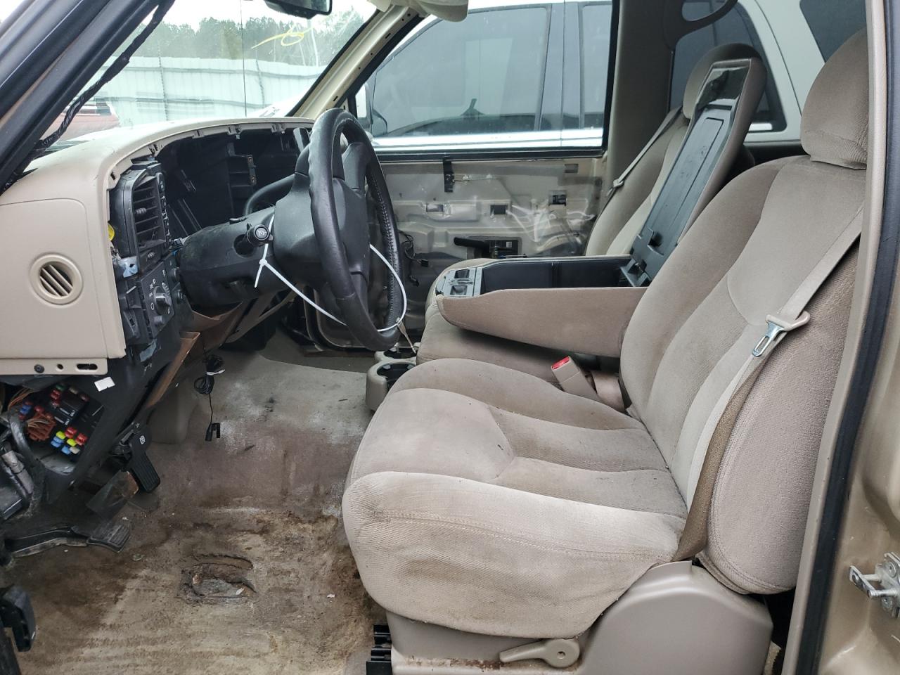 2004 GMC Sierra - Image 7