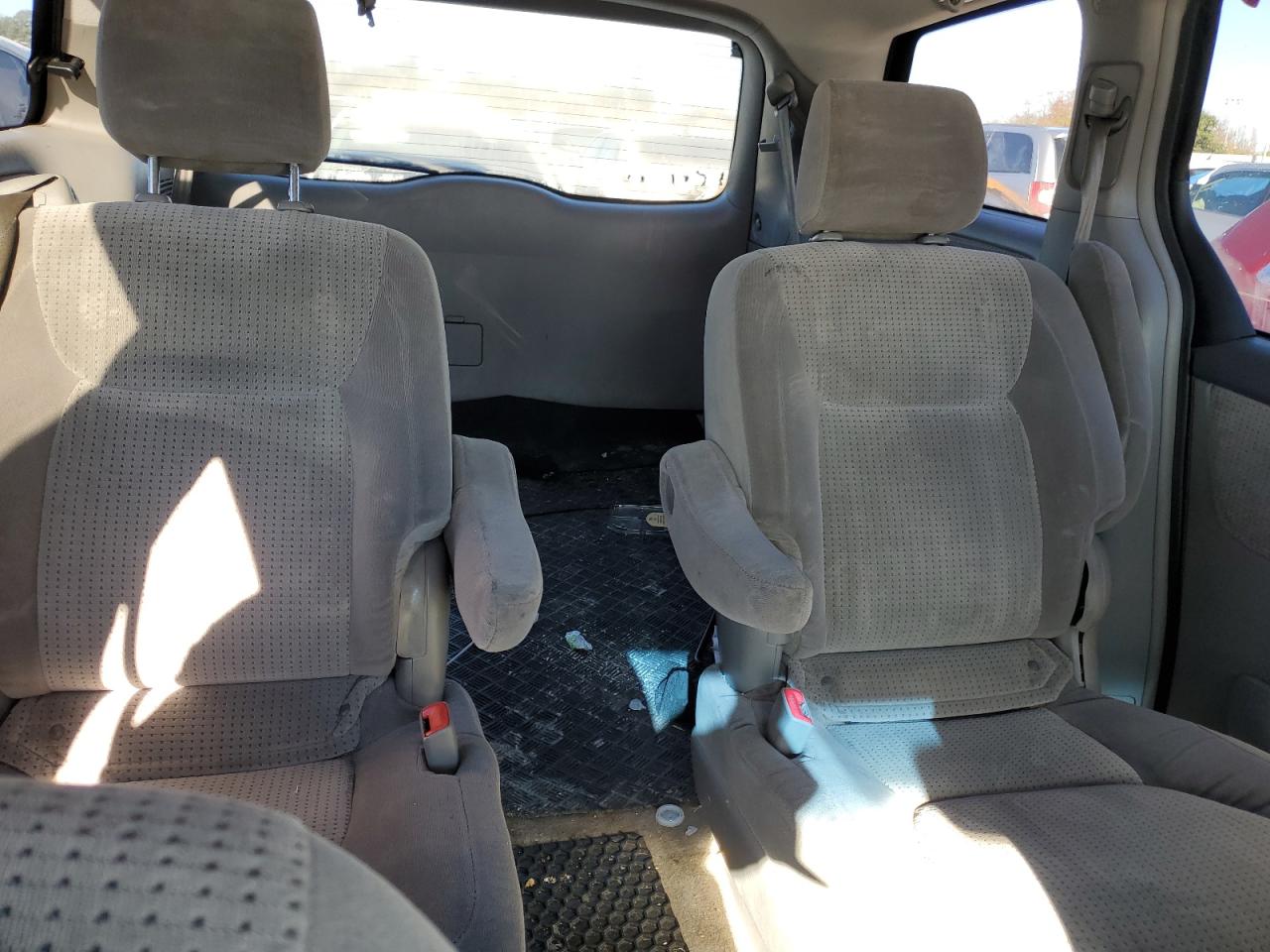 2007 Toyota Sienna - Image 10