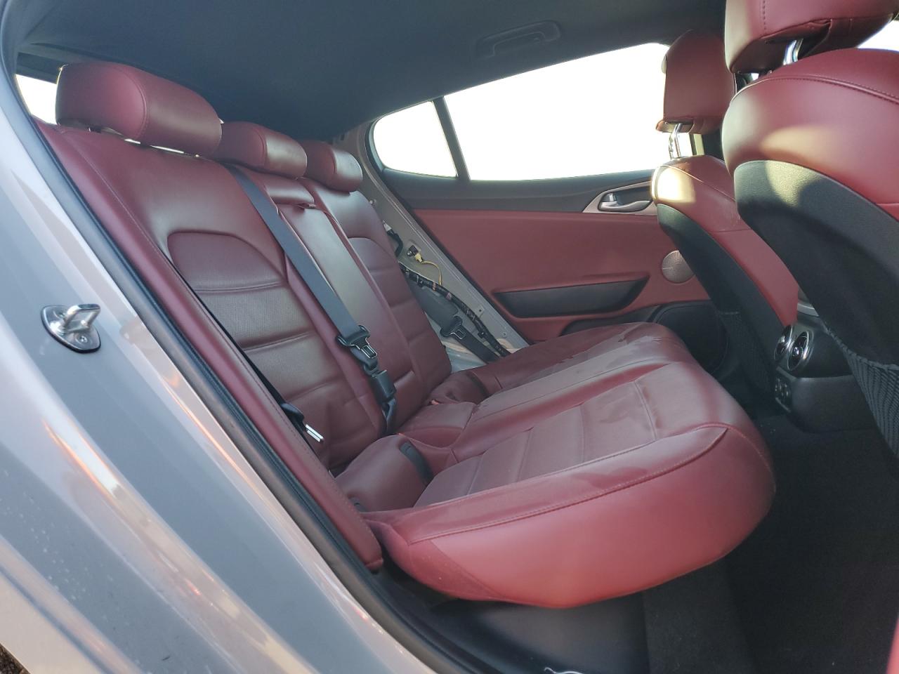 2019 Kia Stinger - Image 10