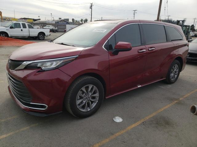 2022 Toyota Sienna Xle