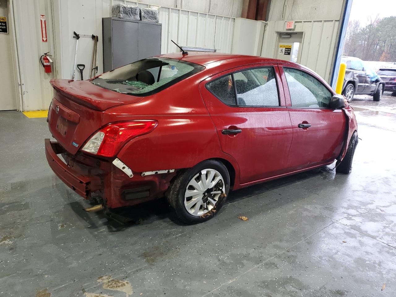 2015 Nissan Versa - Image 3