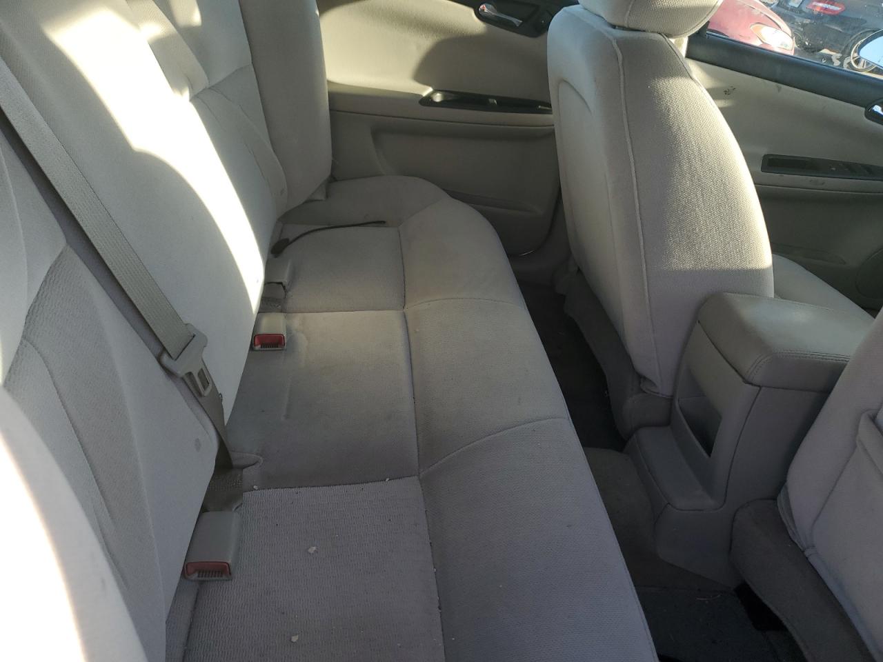2010 Chevrolet Impala - Image 10