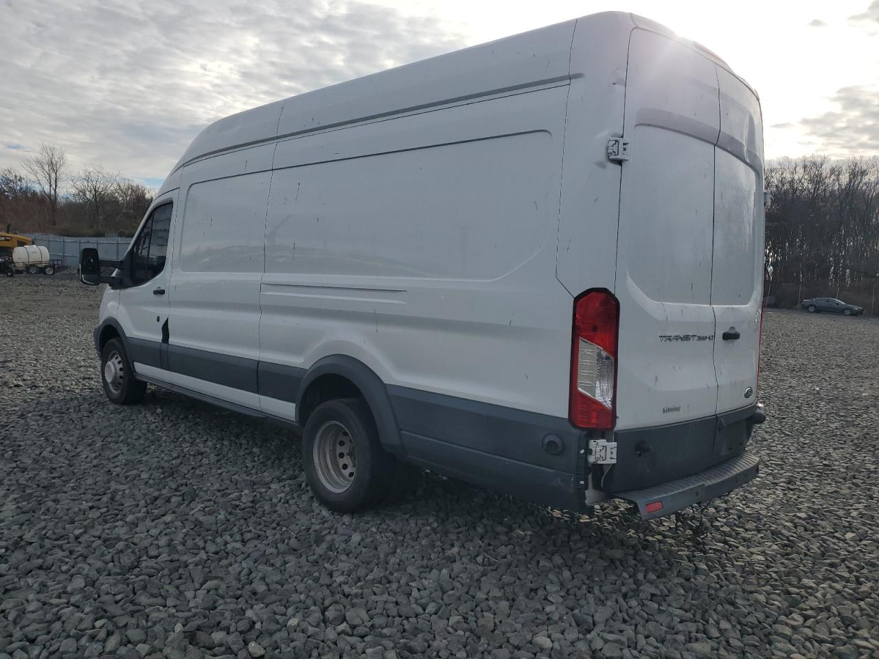 VIN 1FTBF4XG4HKA65063 2017 FORD TRANSIT no.2