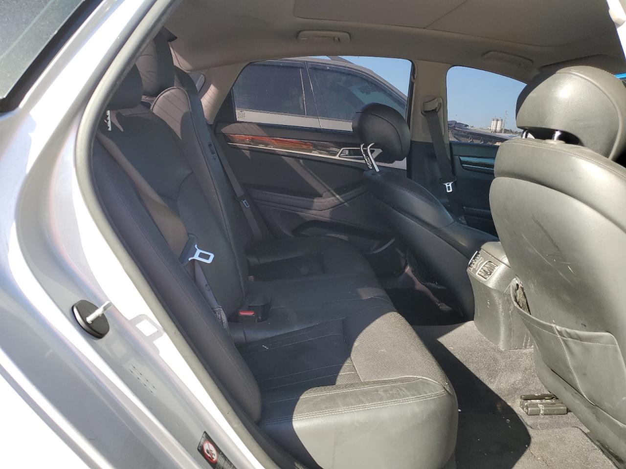 2017 Genesis G80 - Image 10