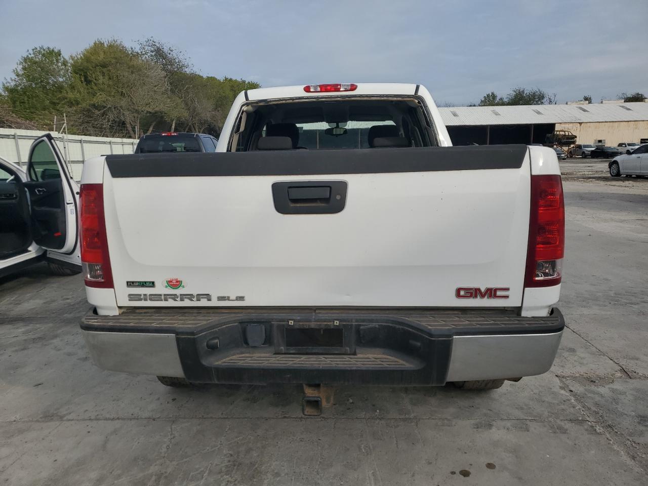 2011 GMC Sierra - Image 6