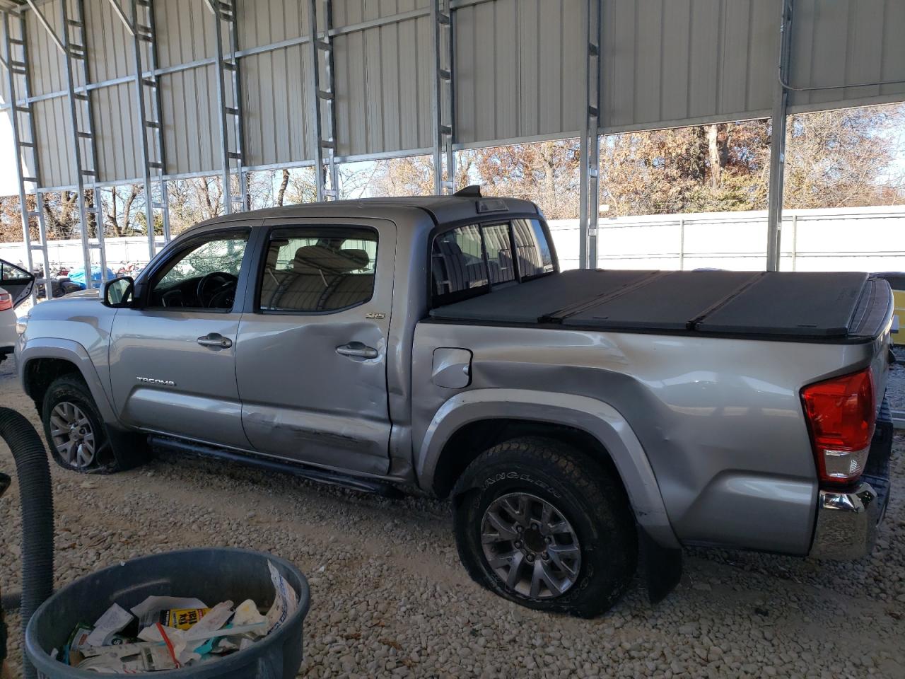 2016 Toyota Tacoma - Image 2