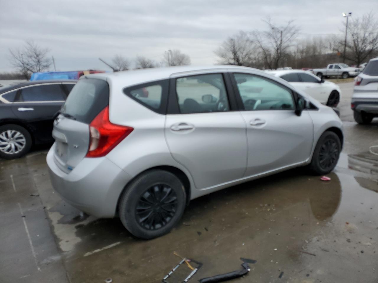 2015 Nissan Versa - Image 3