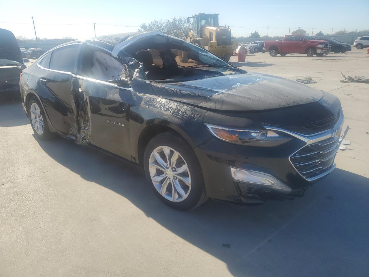 VIN 1G1ZD5ST3KF172144 2019 CHEVROLET MALIBU no.4