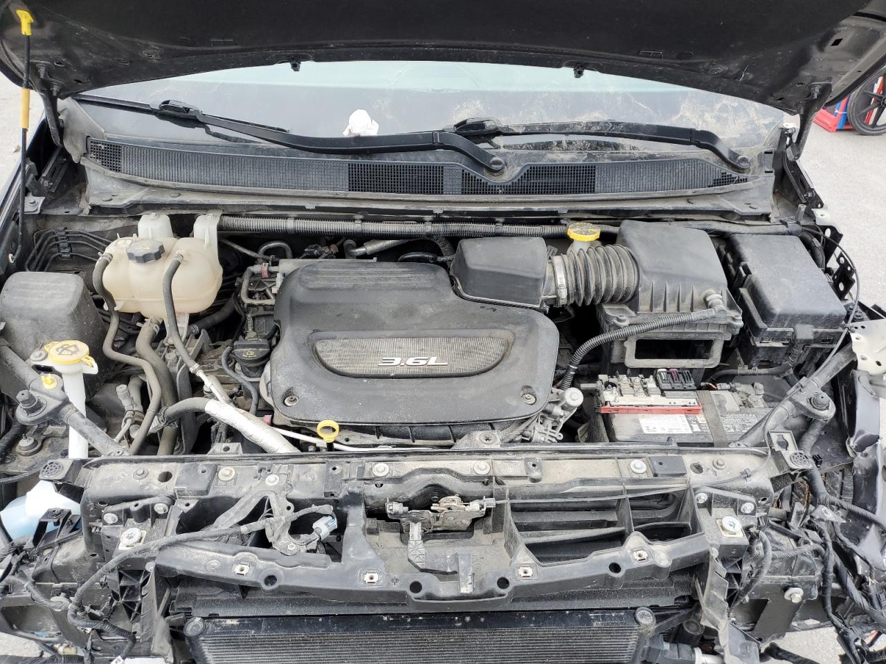 2018 Chrysler Pacifica - Image 12