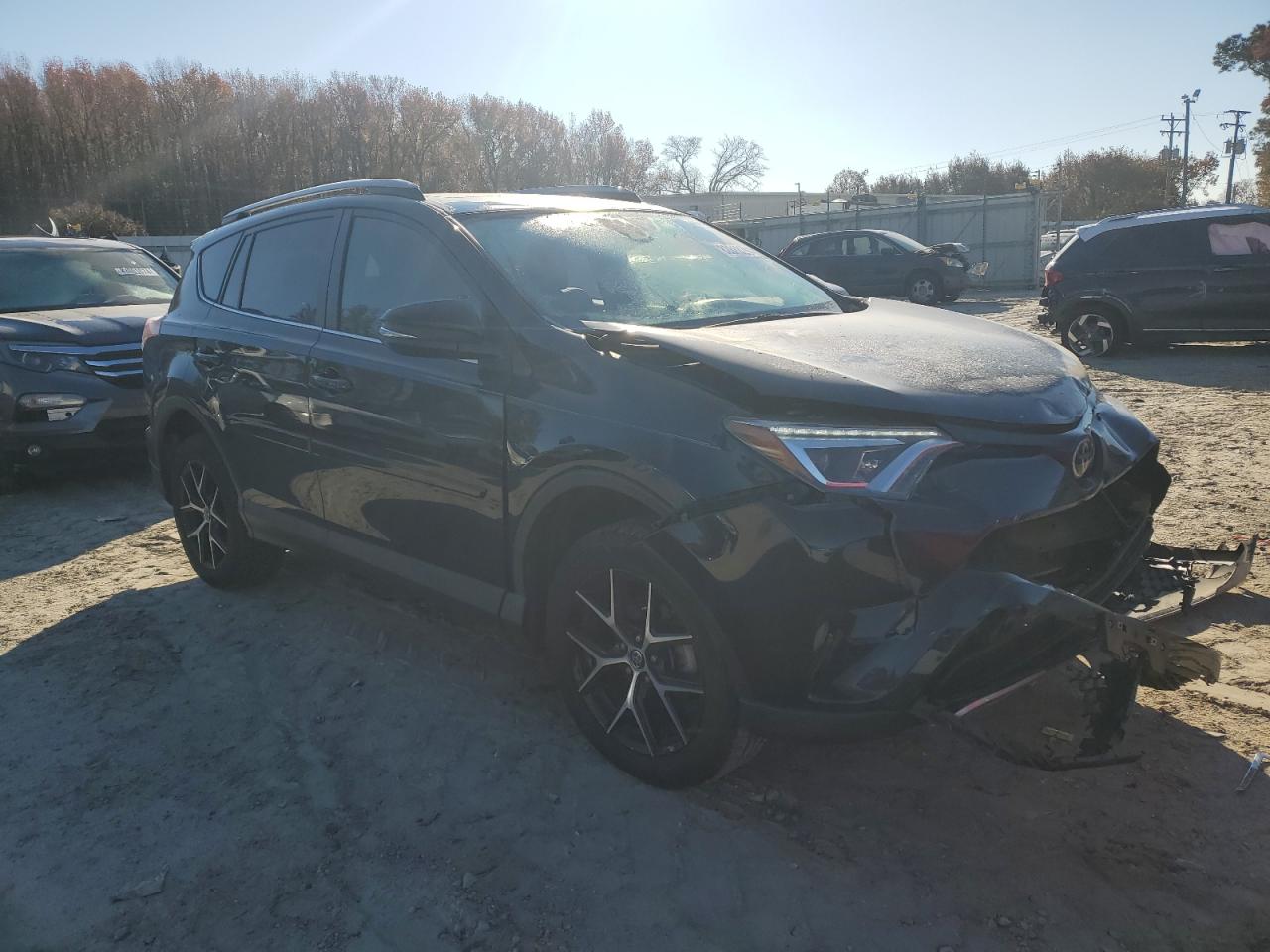 VIN JTMJFREV7HJ156747 2017 TOYOTA RAV4 no.4