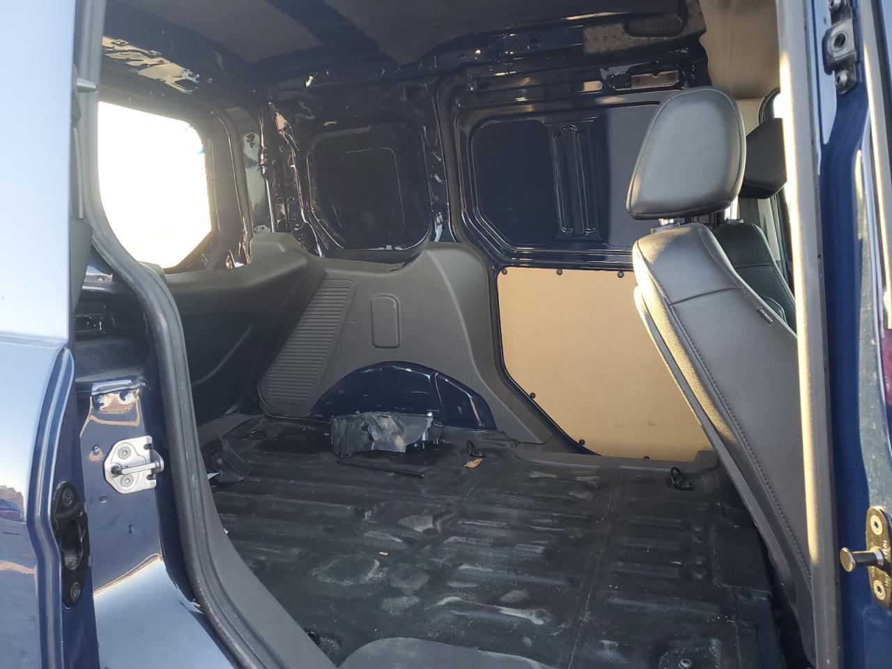 2022 Ford Transit - Image 11