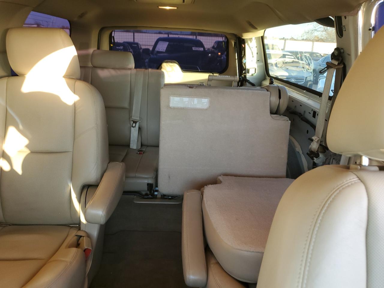 2014 Cadillac Escalade - Image 10