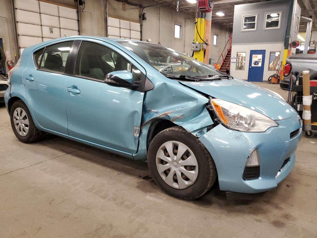 VIN JTDKDTB39D1053768 2013 TOYOTA PRIUS no.4