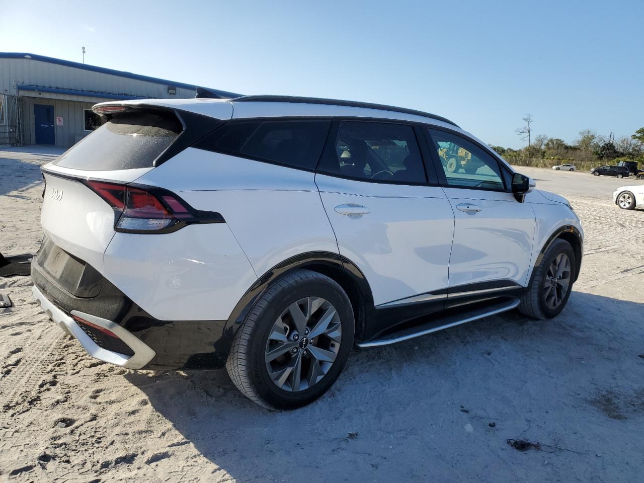 2023 Kia Sportage - Image 3