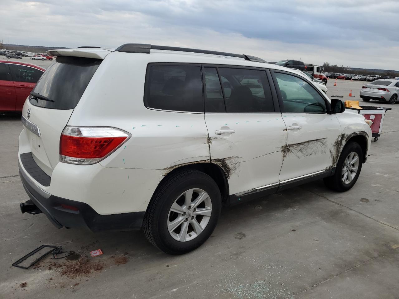 VIN 5TDZK3EH5DS096258 2013 TOYOTA HIGHLANDER no.3