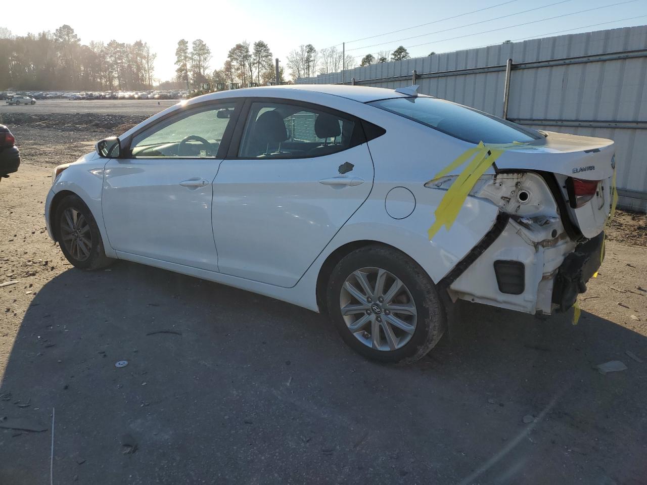 2016 Hyundai Elantra - Image 2