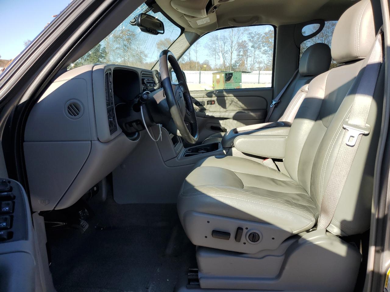 2006 Chevrolet Silverado - Image 7