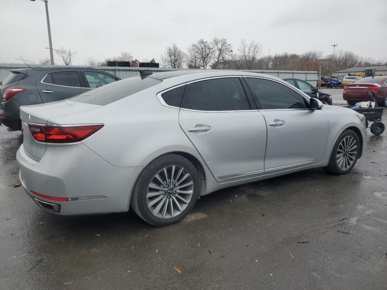 VIN KNALC4J12H5081078 2017 KIA CADENZA no.3