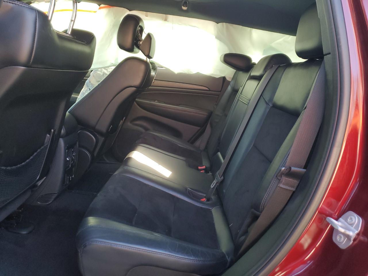 2017 Jeep Grand Cherokee - Image 11