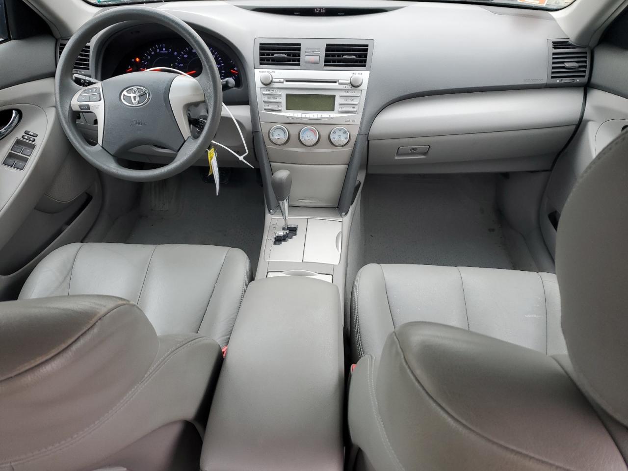 2011 Toyota Camry - Image 8