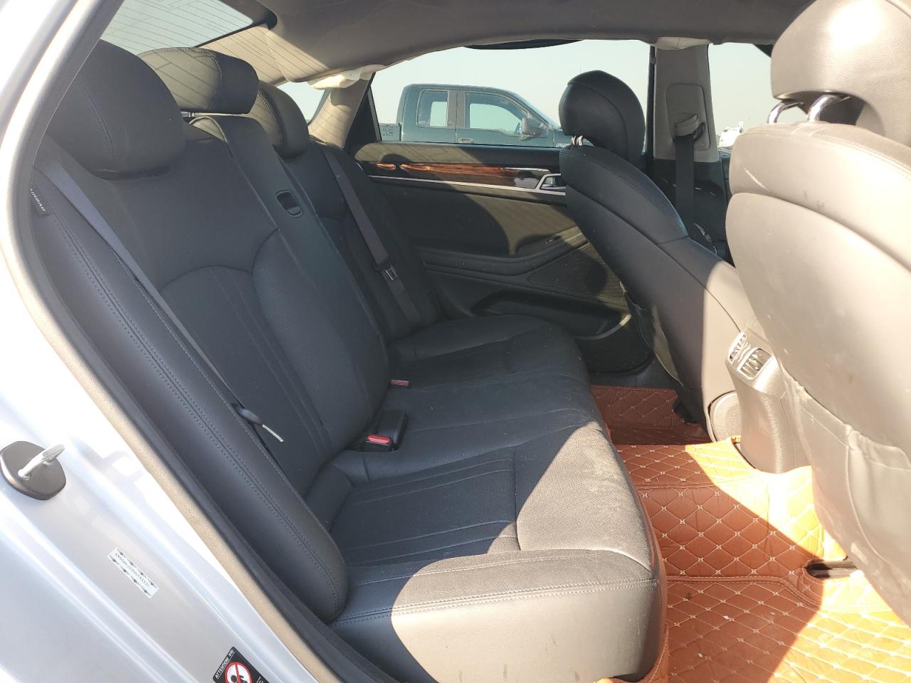 2017 Genesis G80 - Image 10