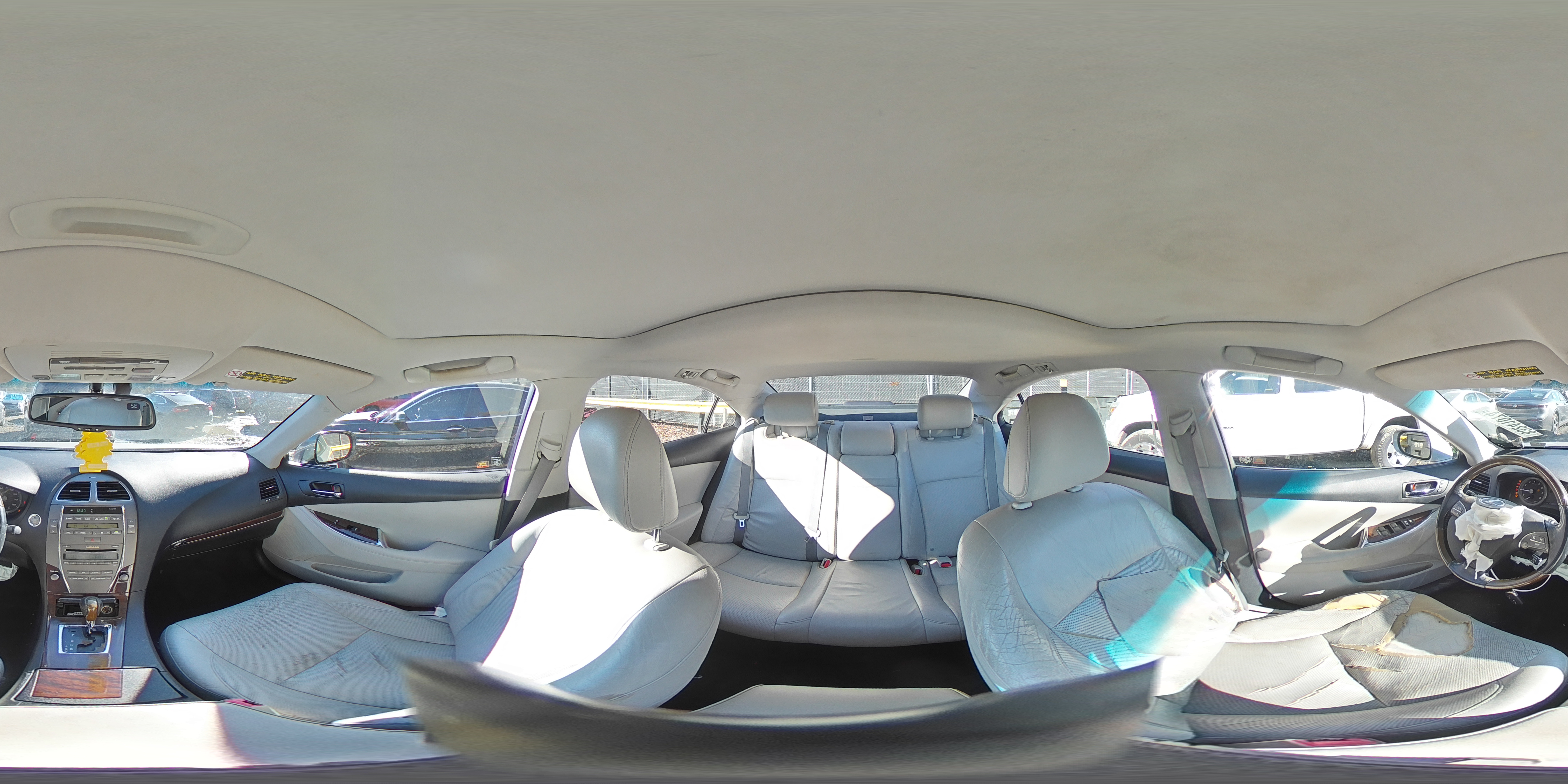2010 Lexus ES - Image 13