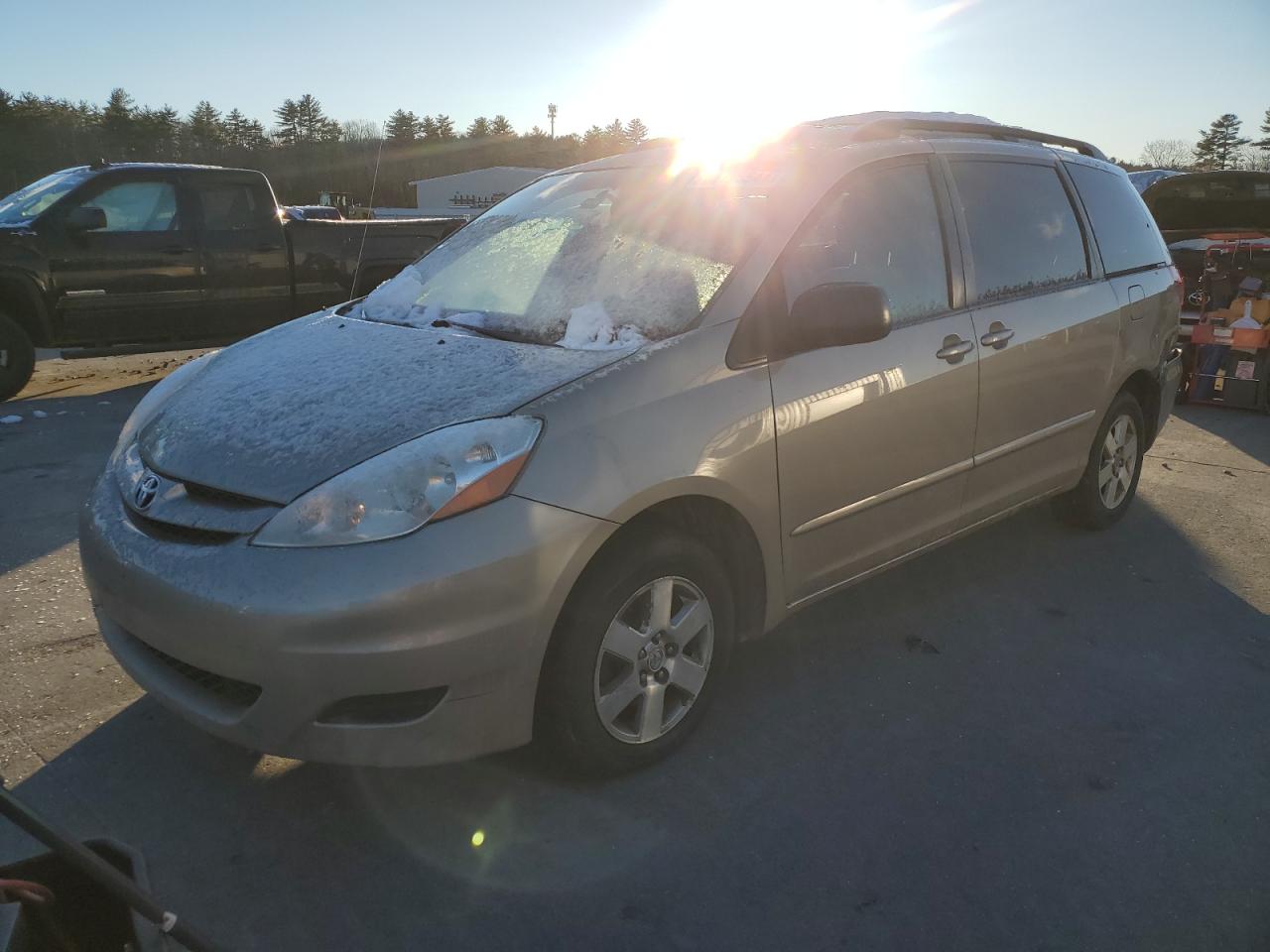 2009 Toyota Sienna Ce for Sale in Windham, ME - Rear End