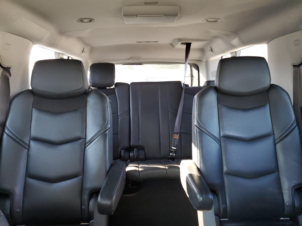 2015 Cadillac Escalade - Image 10