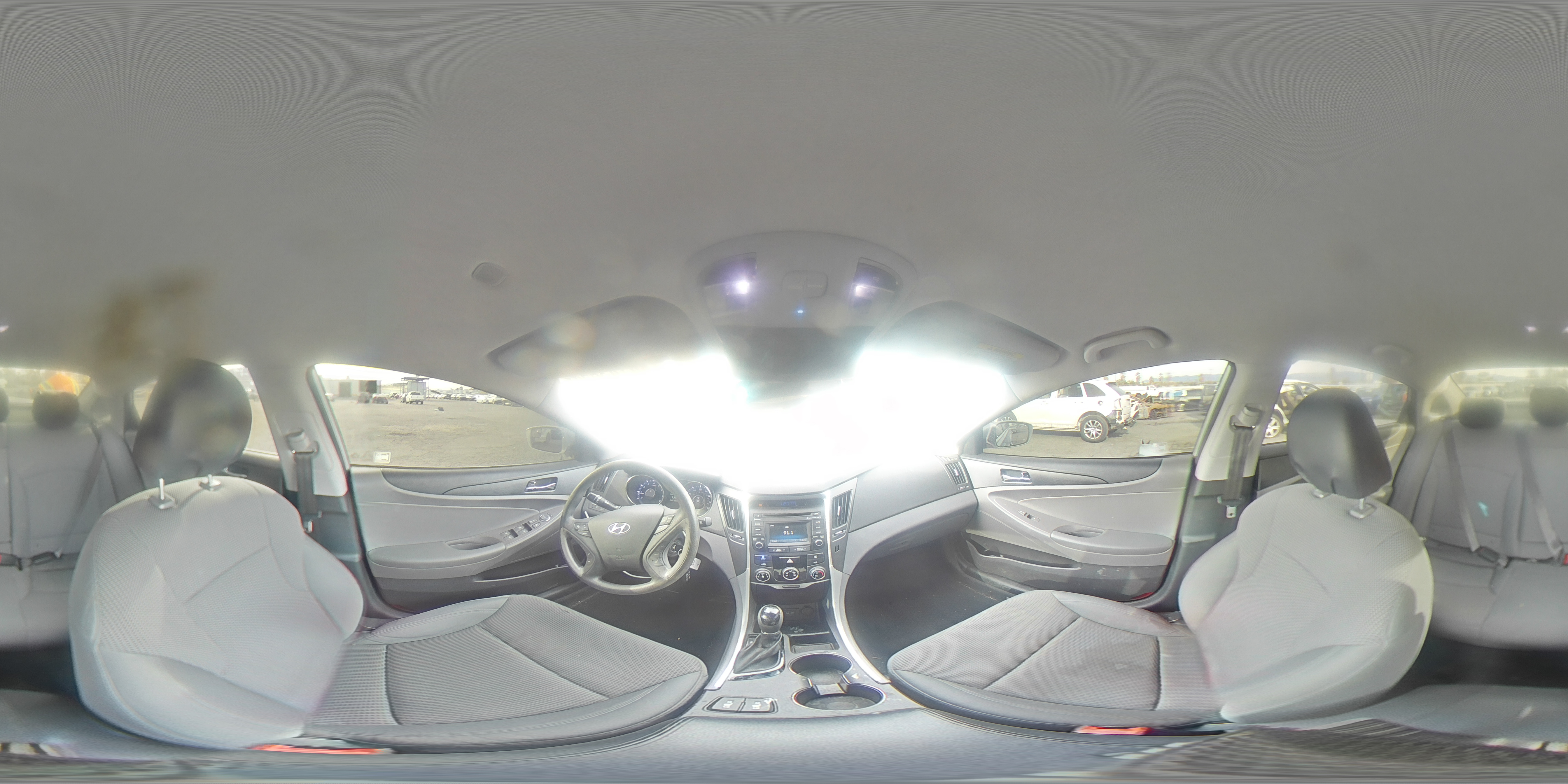 2014 Hyundai Sonata - Image 13