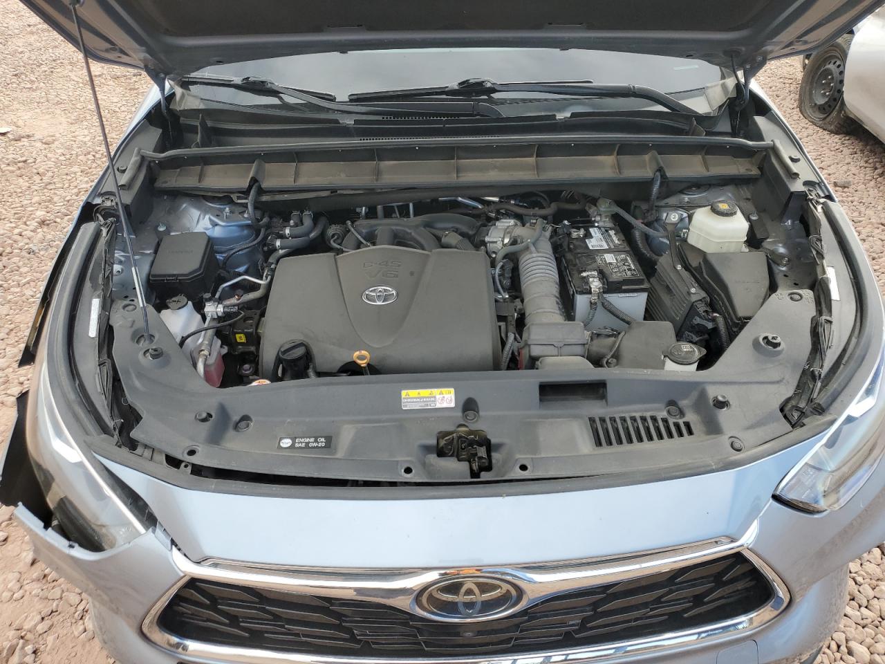 2020 Toyota Highlander - Image 13
