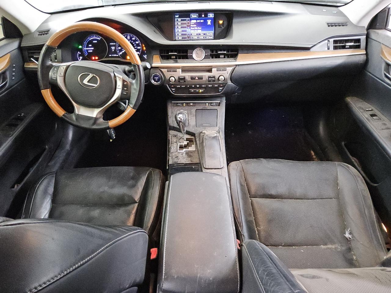 2015 Lexus ES - Image 8