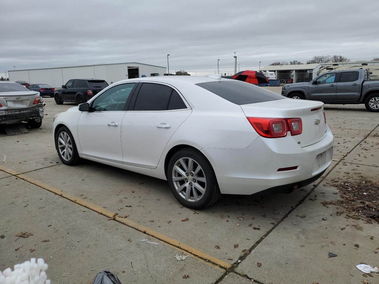 VIN 1G11F5SL9FF325509 2015 CHEVROLET MALIBU no.2