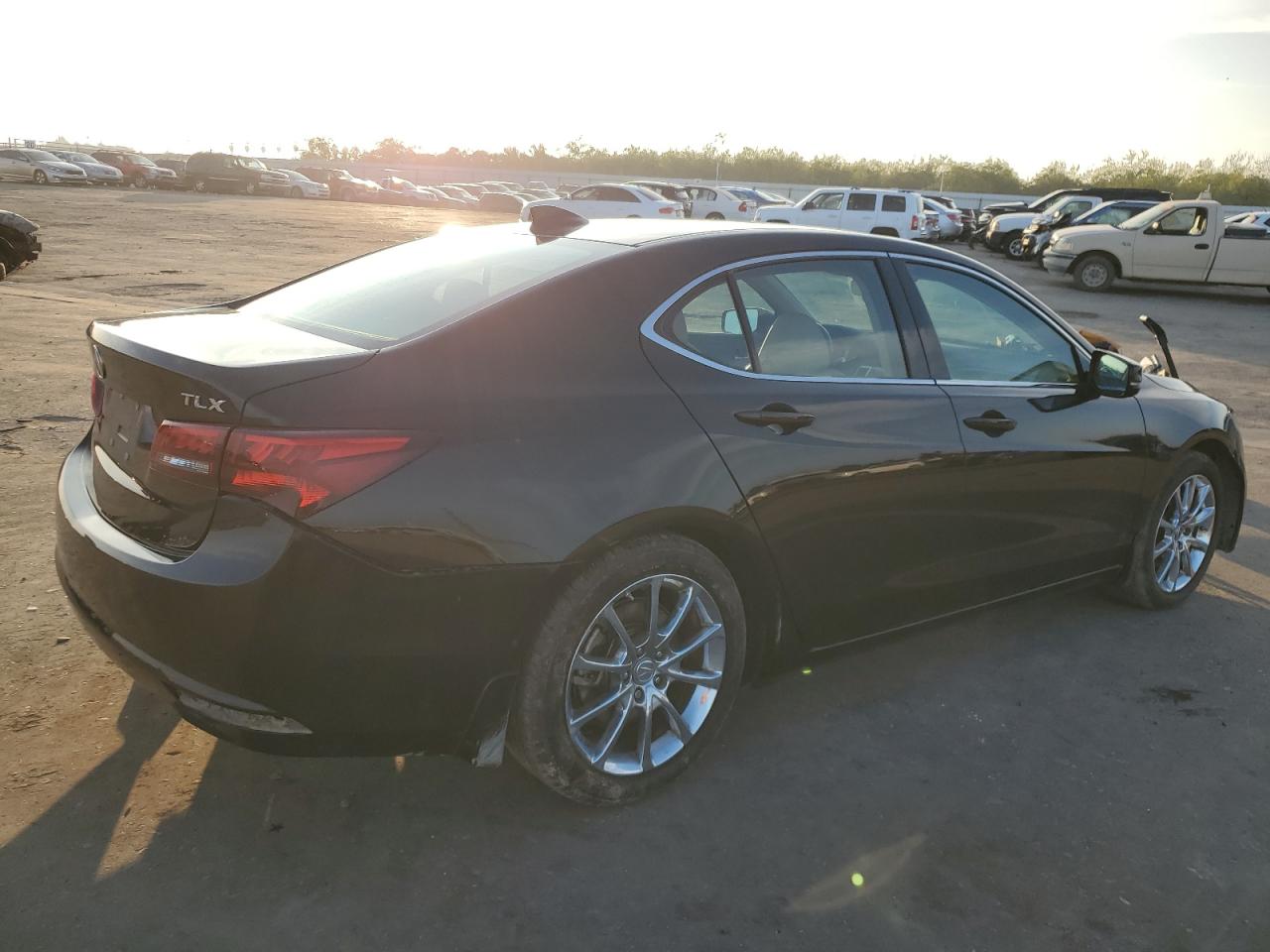 VIN 19UUB2F55FA021702 2015 ACURA TLX no.3