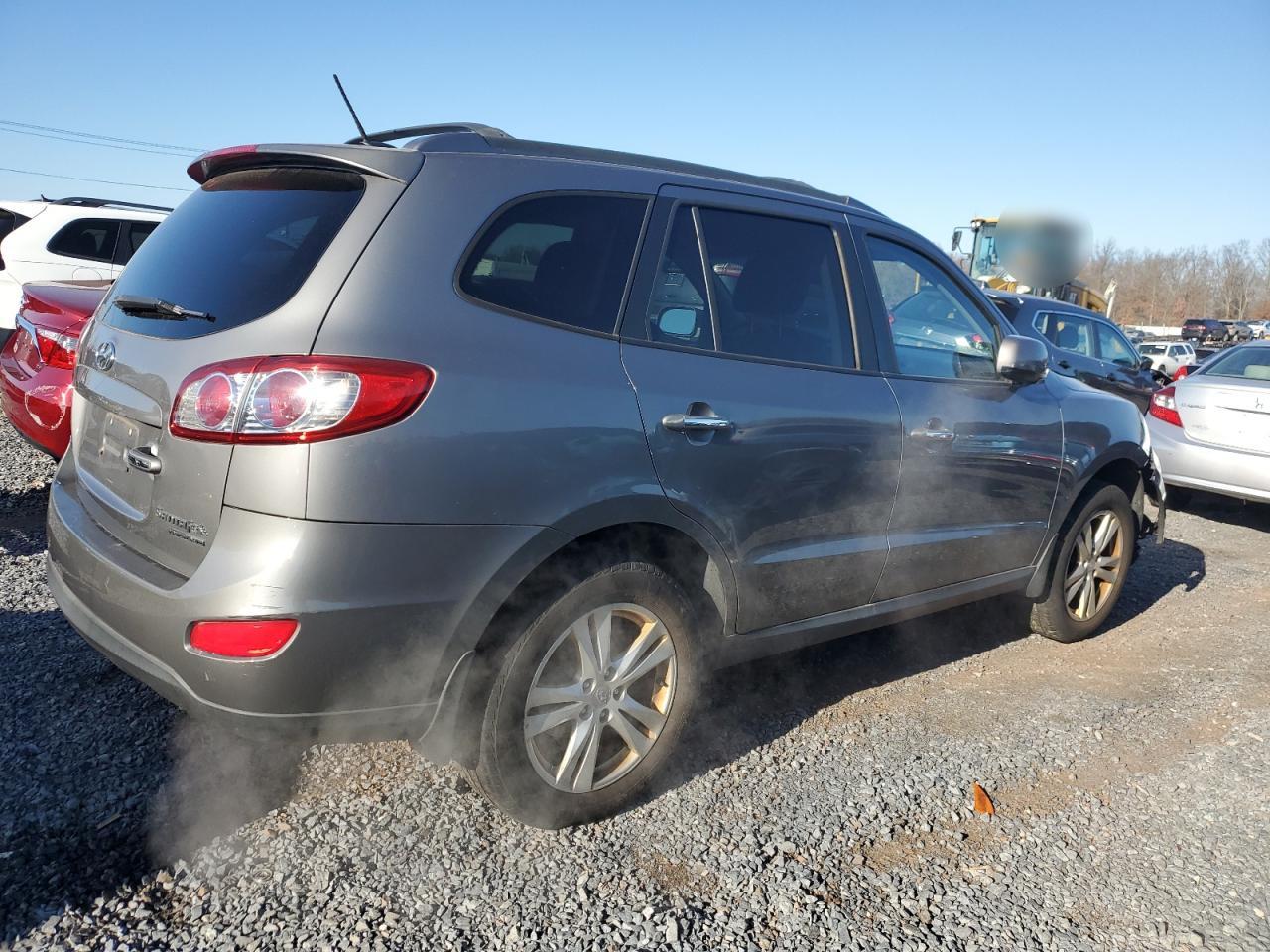2010 Hyundai Santa Fe - Image 3