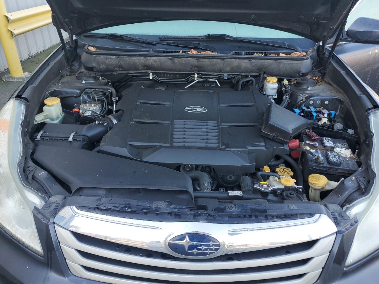 2011 Subaru Outback - Image 12