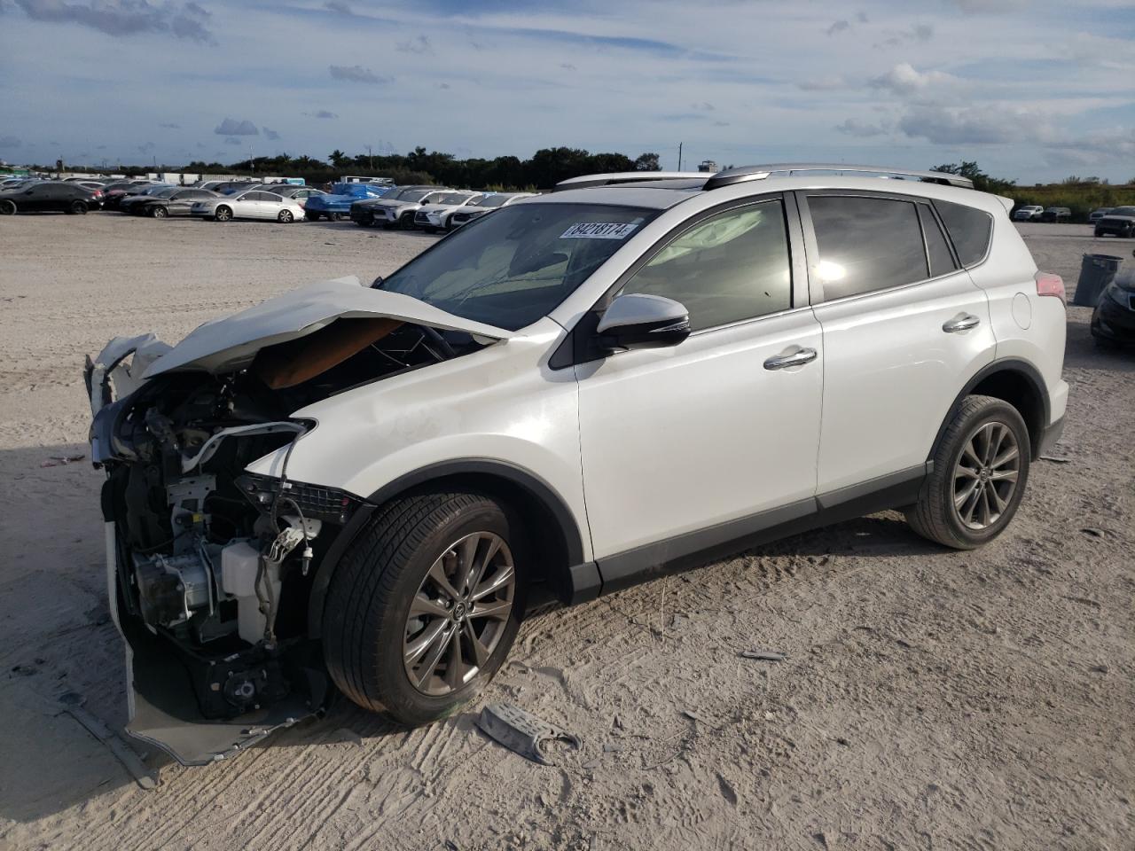 VIN JTMYFREV8JJ208438 2018 TOYOTA RAV4 no.1