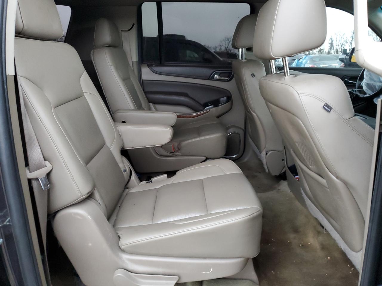2015 Chevrolet Suburban - Image 12